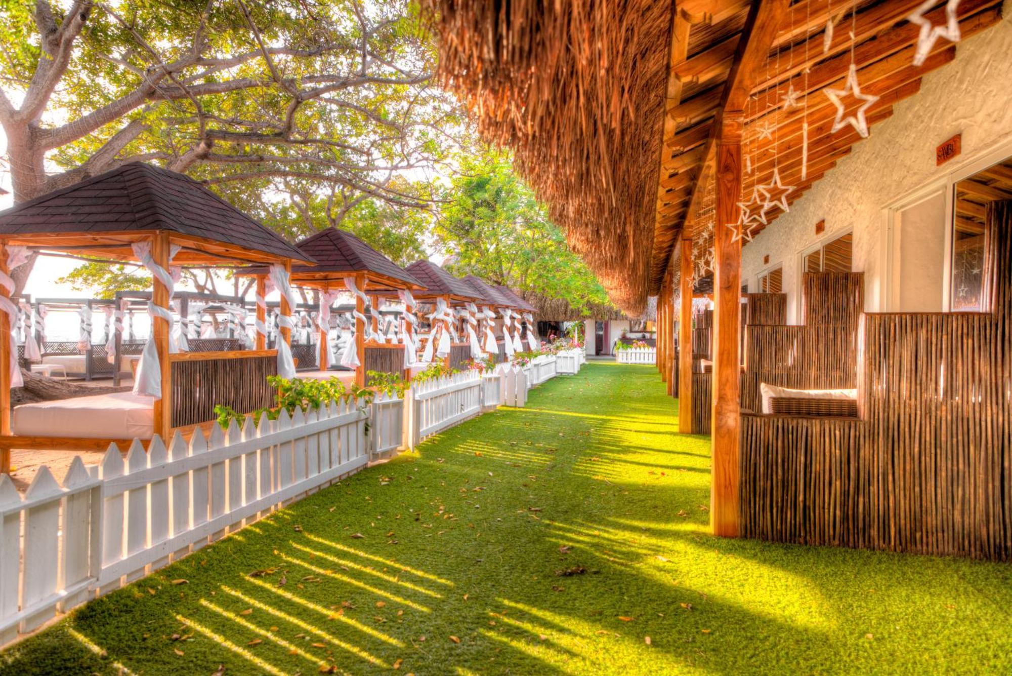 Bora Bora Beach Club & Hotel Исла-Гранде Экстерьер фото